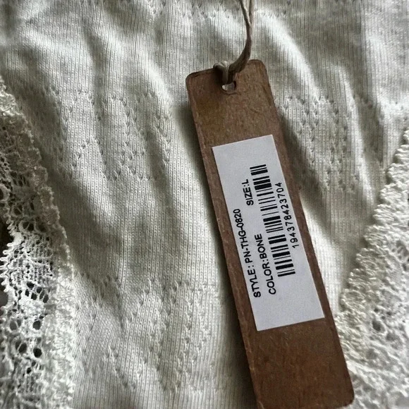 NWT Skims thong - Picture 3 of 4